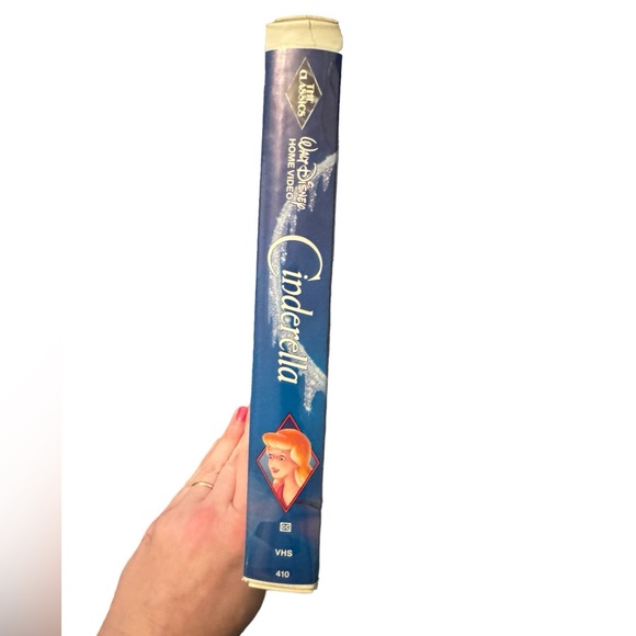Walt Disney’s Retro/Vintage VHS Tape: “Cinderella.” Released in 1950. - Picture 3 of 5